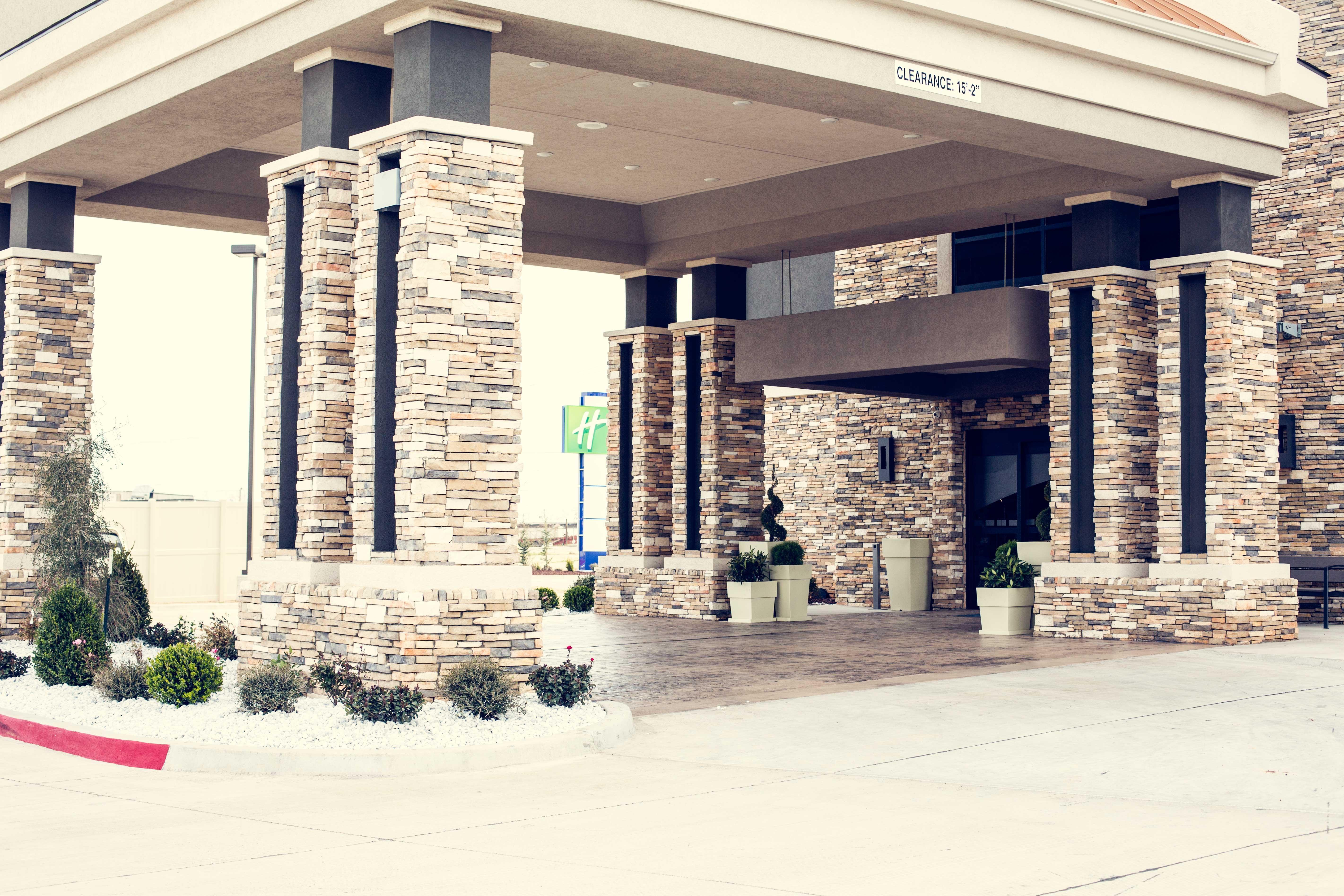 Holiday Inn Express & Suites Oklahoma City Southeast, An Ihg Hotel Exterior photo